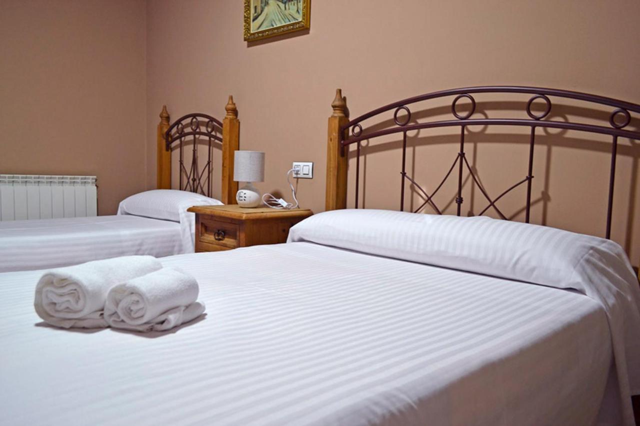 Hotel Rural La Casa De Irene Lubián Екстериор снимка