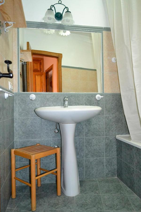 Hotel Rural La Casa De Irene Lubián Екстериор снимка