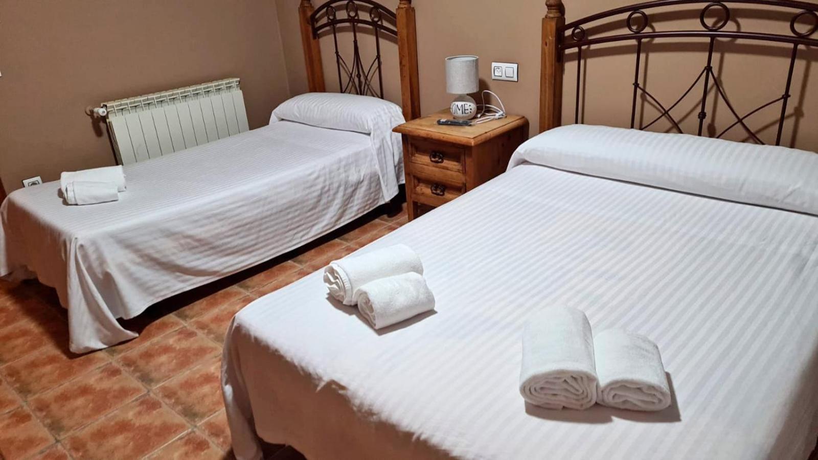 Hotel Rural La Casa De Irene Lubián Екстериор снимка